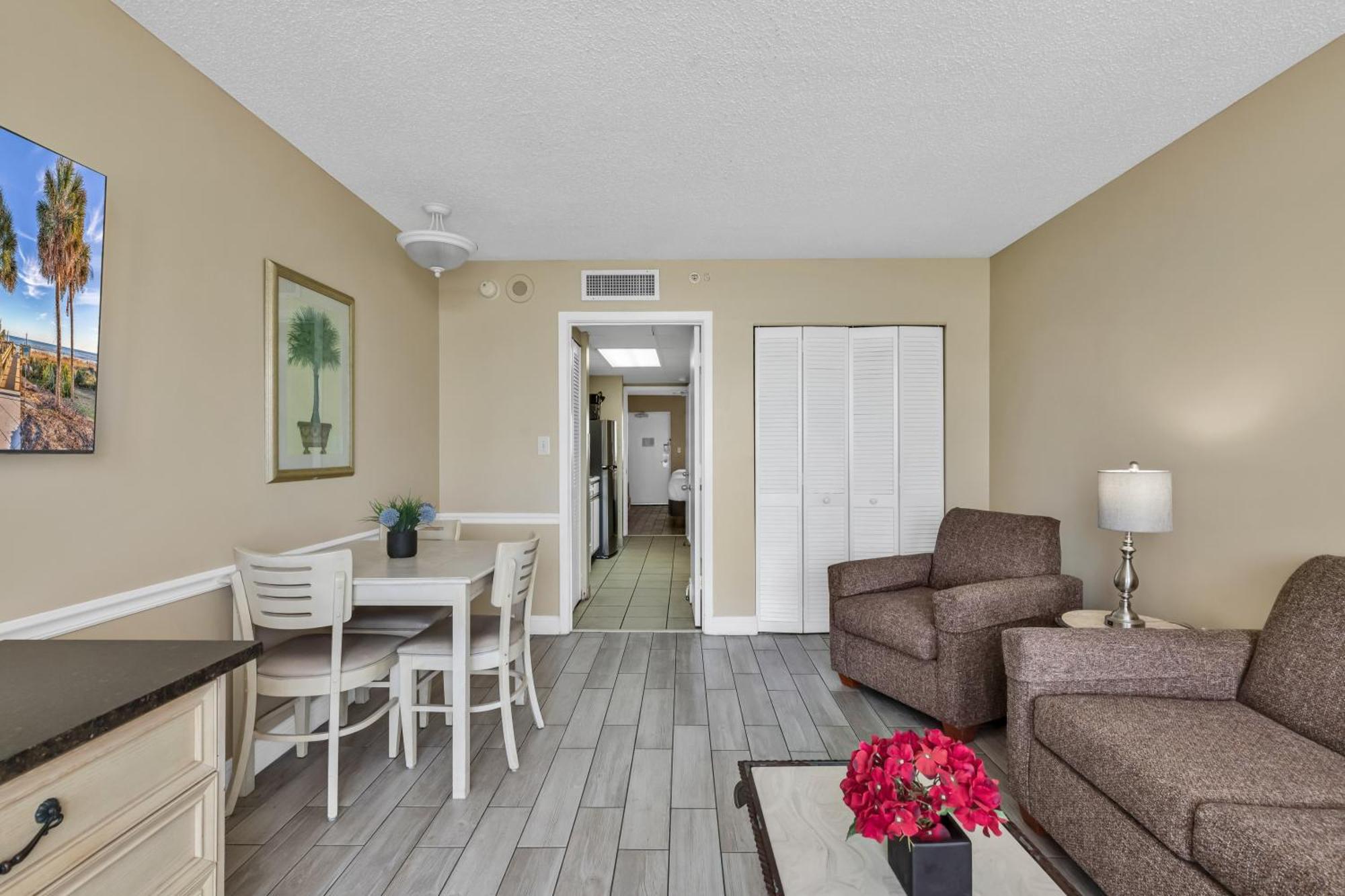 Oceanfront Condo Camelot By The Sea Myrtle Beach Bagian luar foto